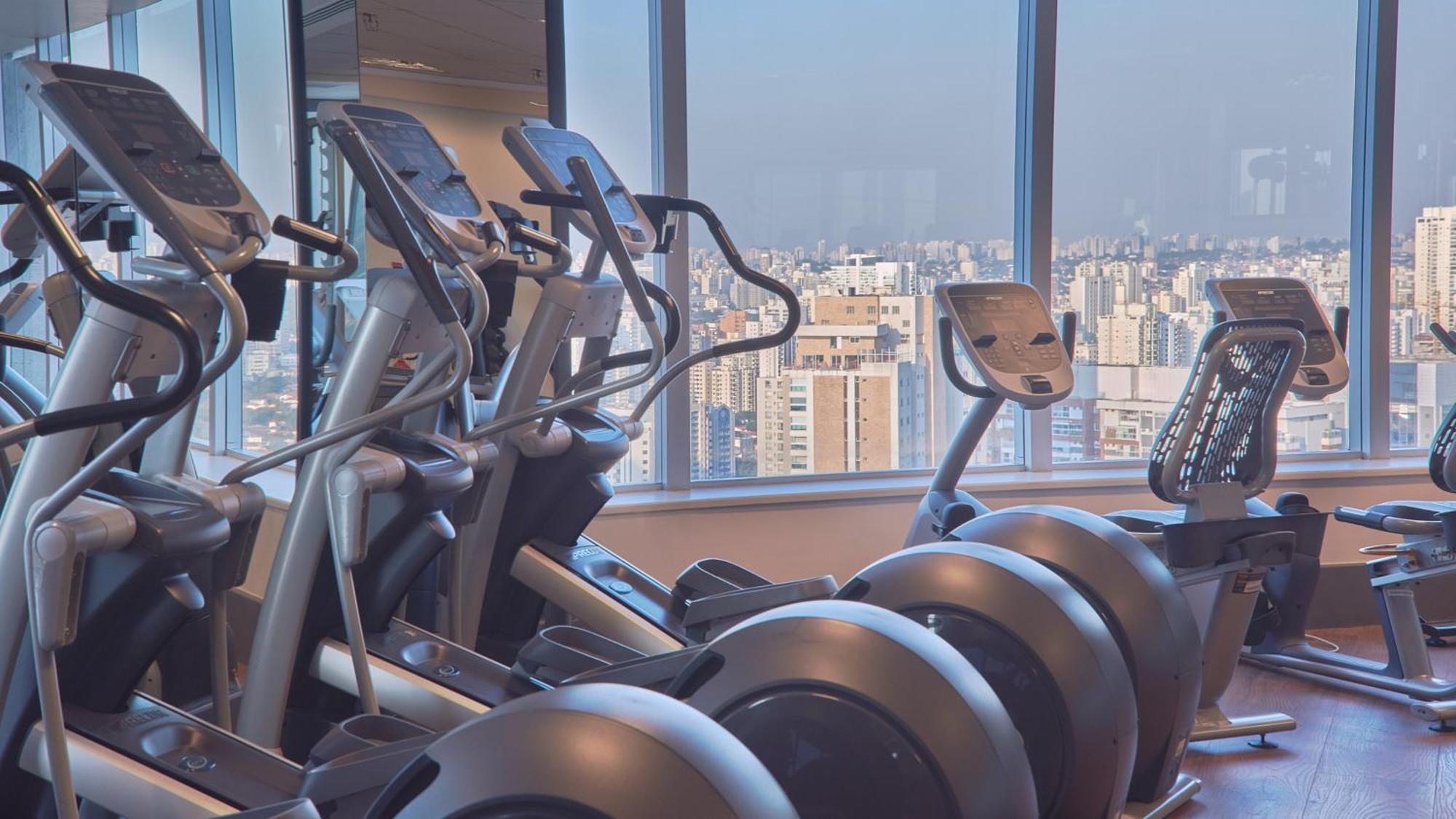 Hilton Sao Paulo Morumbi Buitenkant foto The gym at the 360° Club